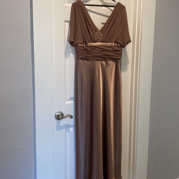 GOWN by Patra. Gorgeous shimmering sexy sophisticated comfortable dress 10
C - Picture 15 of 16